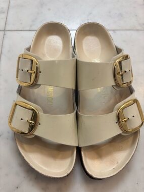 Birkenstock Arizona Big Buckle cream leather Sandal Footbed with Gold Logo